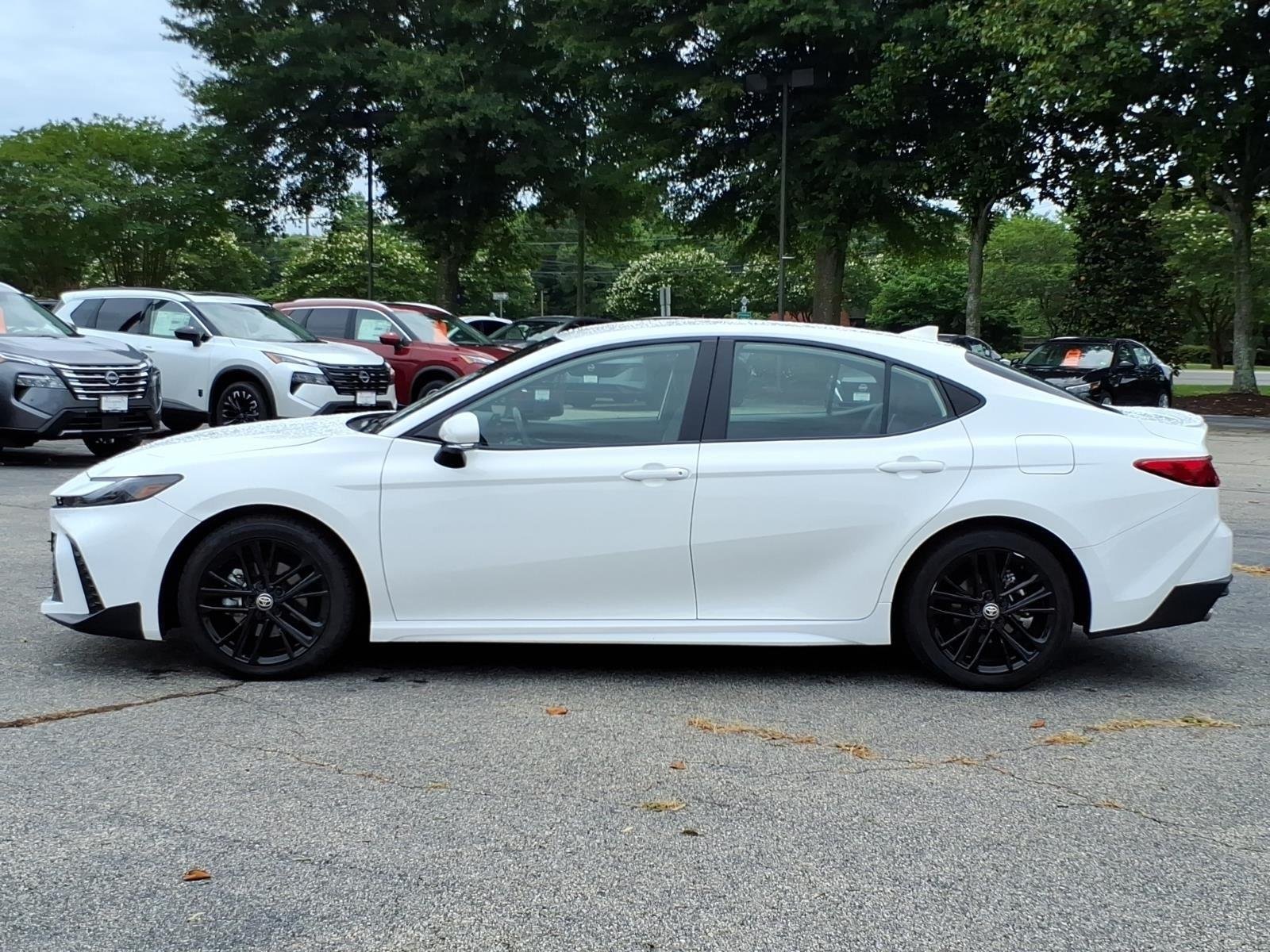 Used 2025 WHITE TOYOTA  image 3