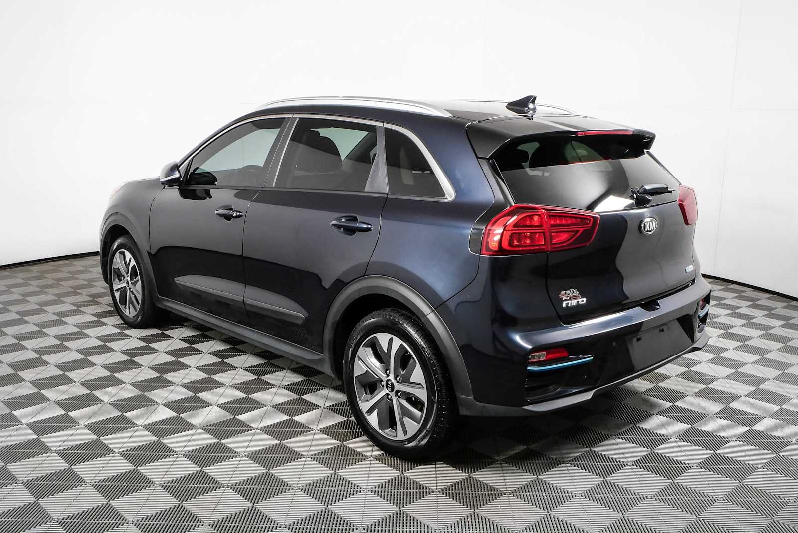 Used 2020 Gravity Blue Kia EX Premium image 30