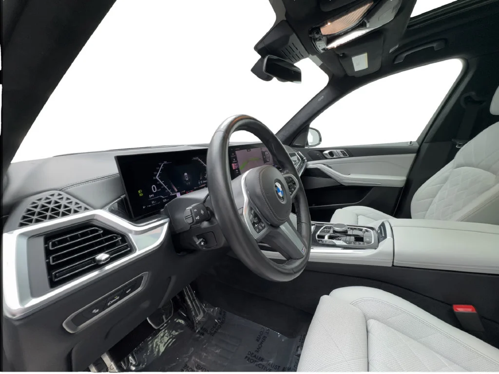Used 2024 White BMW xDrive40i image 26
