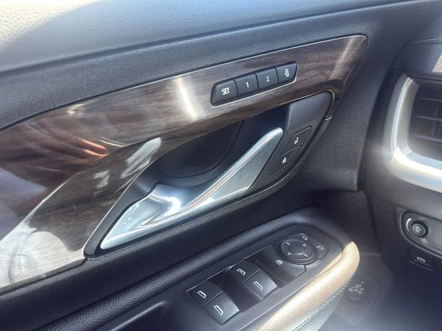 Used 2019 Black GMC Denali image 22