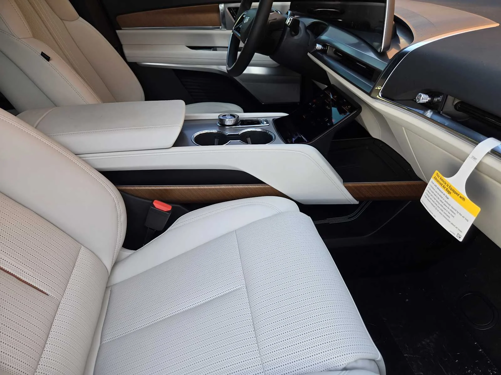 2027 Cadillac VISTIQ Luxury - Photo 9