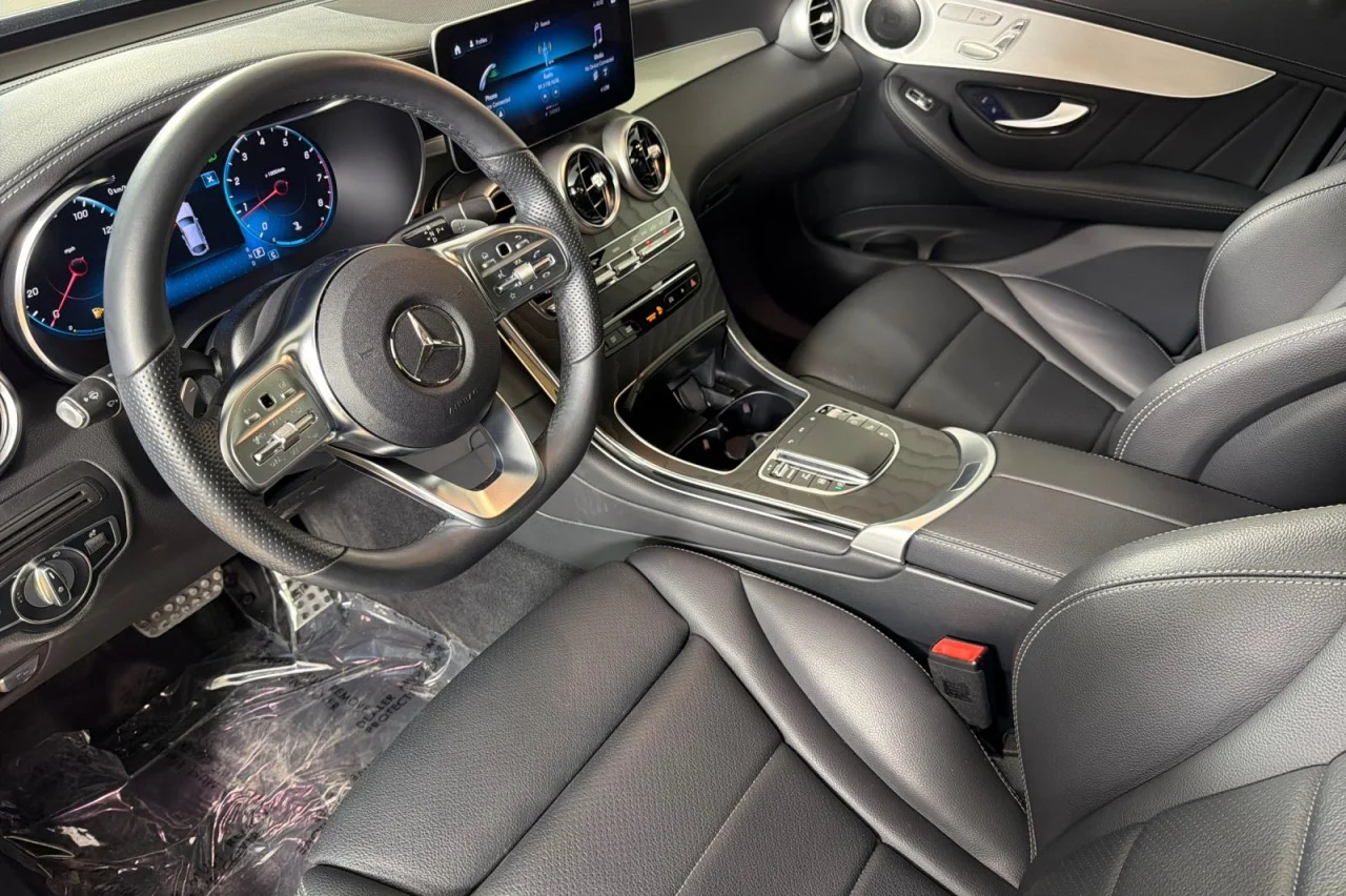Used 2022 Black Mercedes-Benz GLC 300 image 9