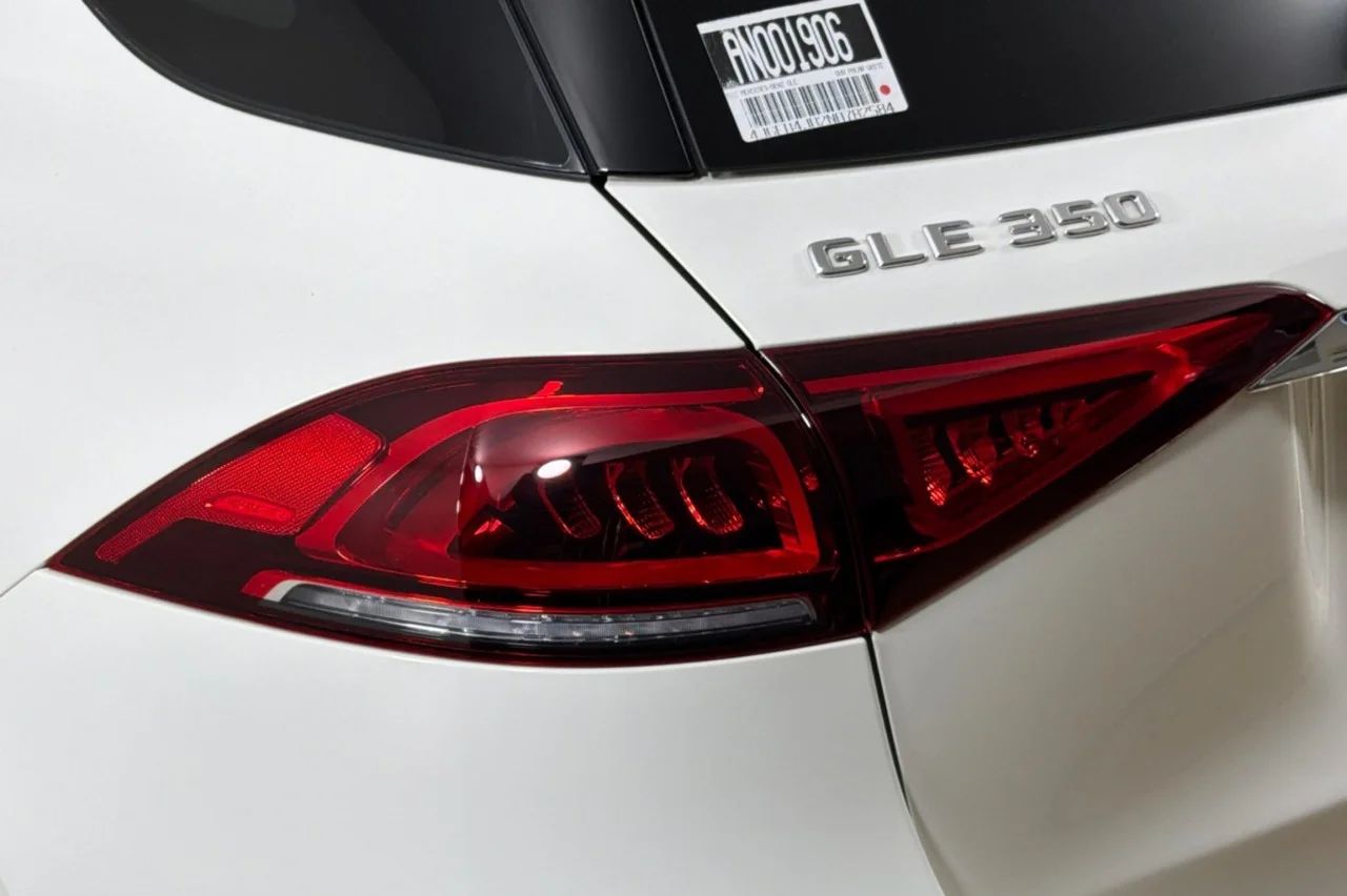 Used 2022 Polar White Mercedes-Benz GLE 350 image 25