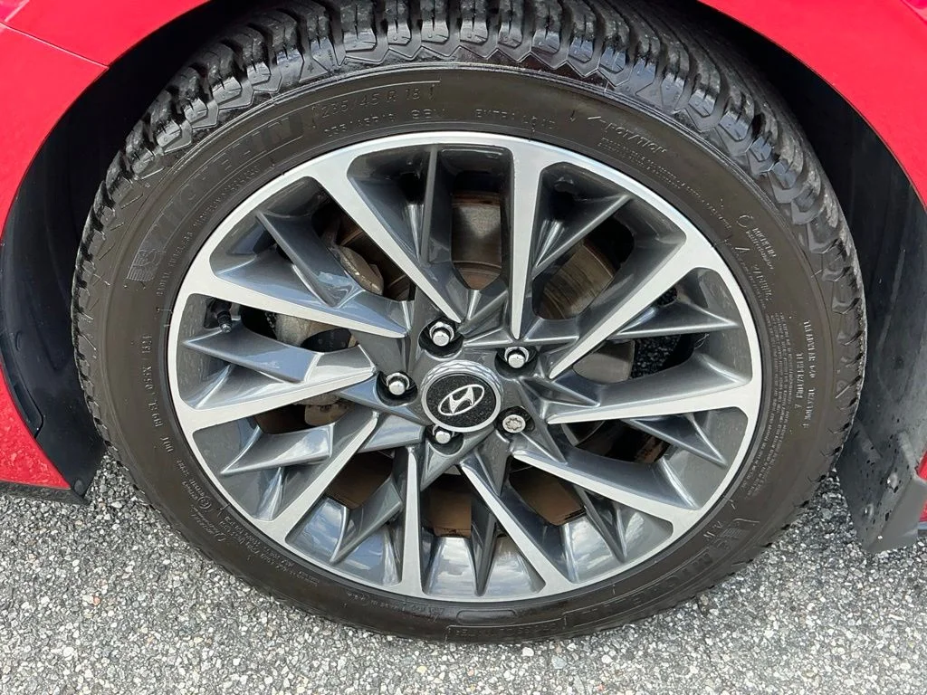 Used 2020 Red Hyundai Limited image 28