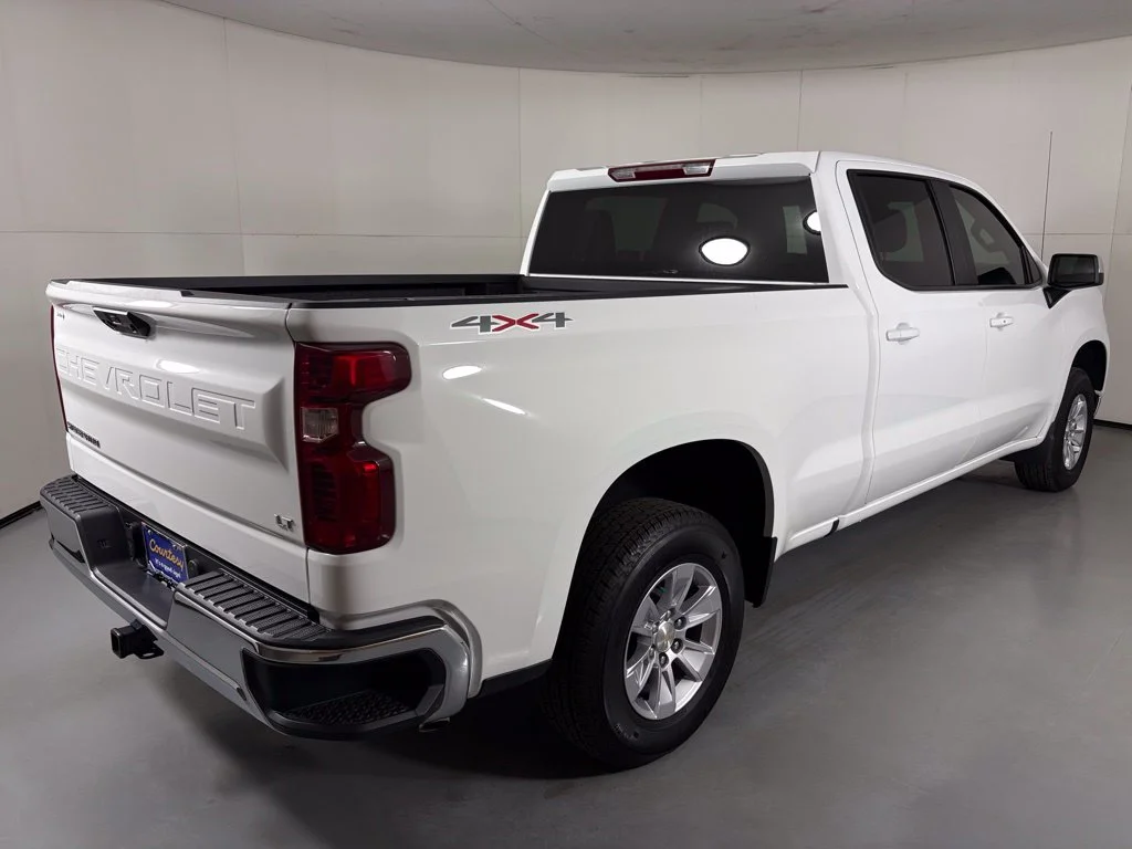 Used 2026 White Chevrolet LT image 8