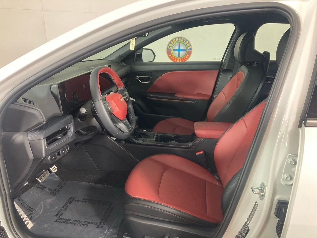 2025 Kia K4 GT-Line Turbo - Photo 12