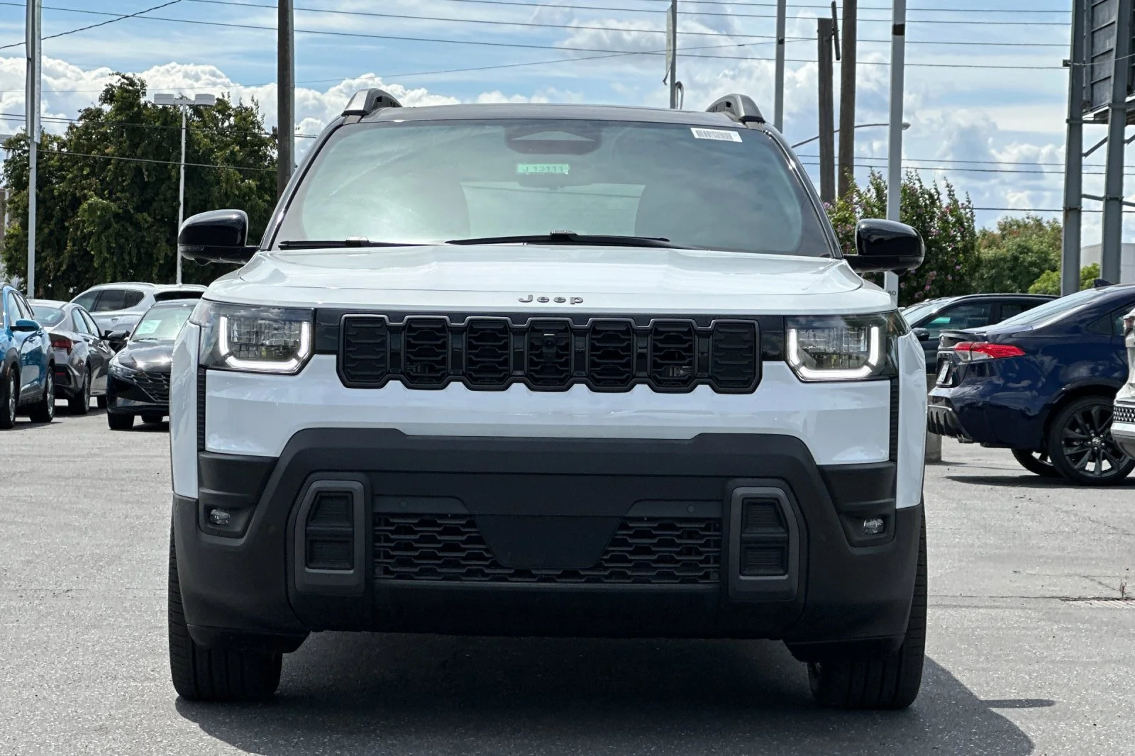 New 2026 Bright White Clear-Coat Exterior Paint Jeep Overland image 9