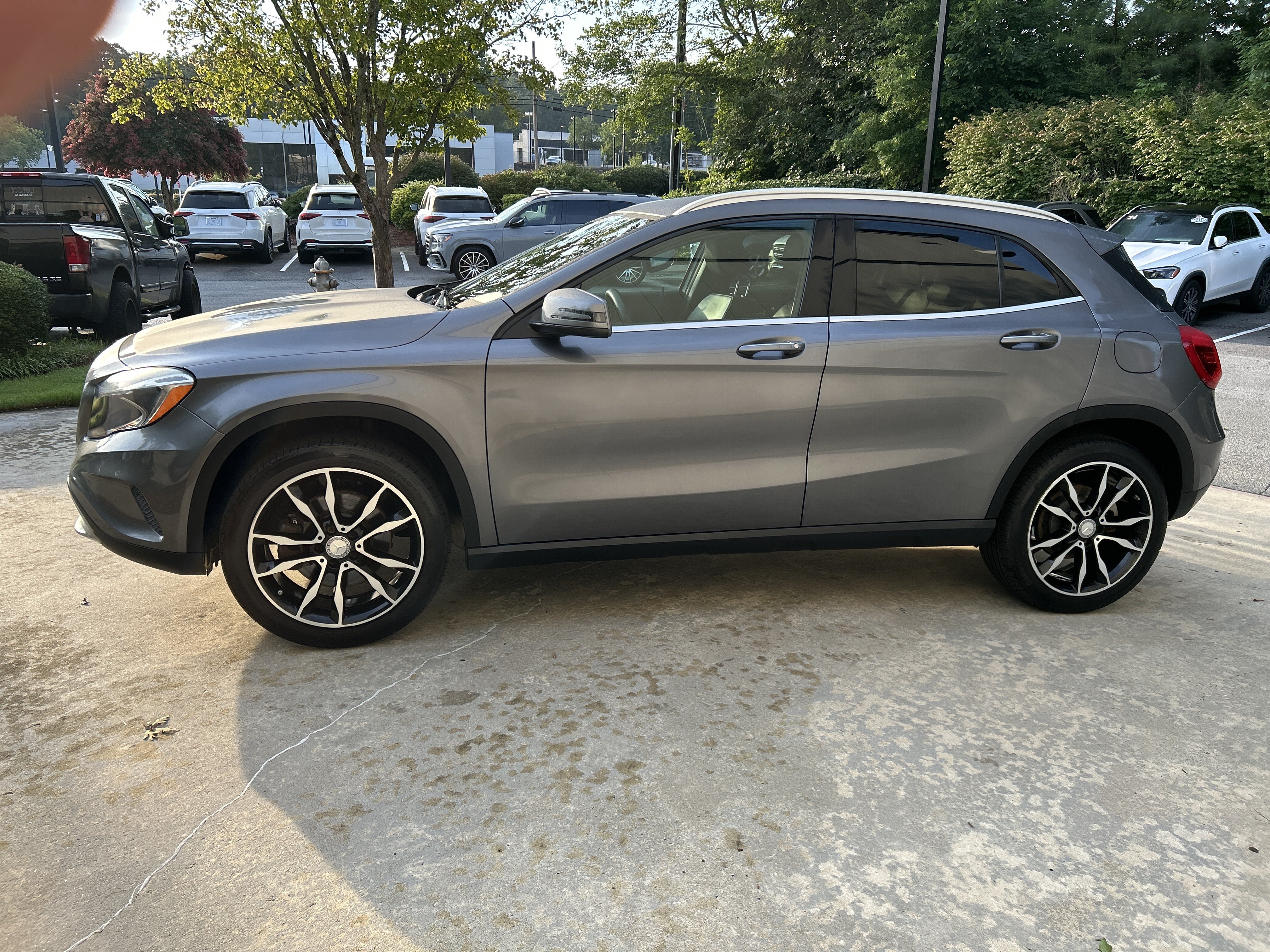 Used 2016 Mountain Gray Metallic Mercedes-Benz GLA 250 SUV image 13