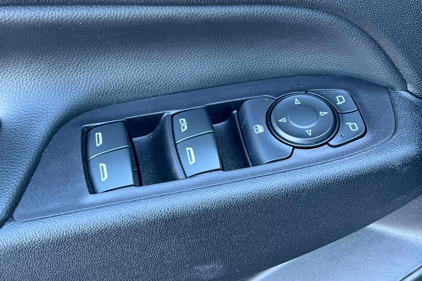 Used 2020 Summit White Chevrolet LT image 11