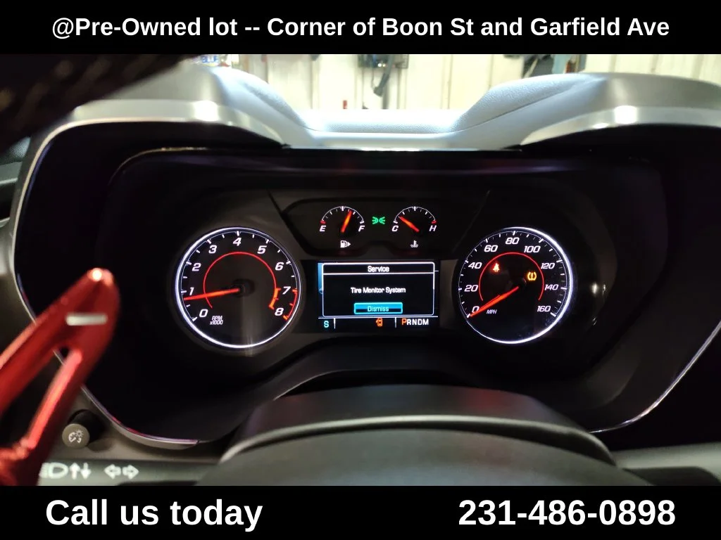 Used 2016  Chevrolet 2LT image 21