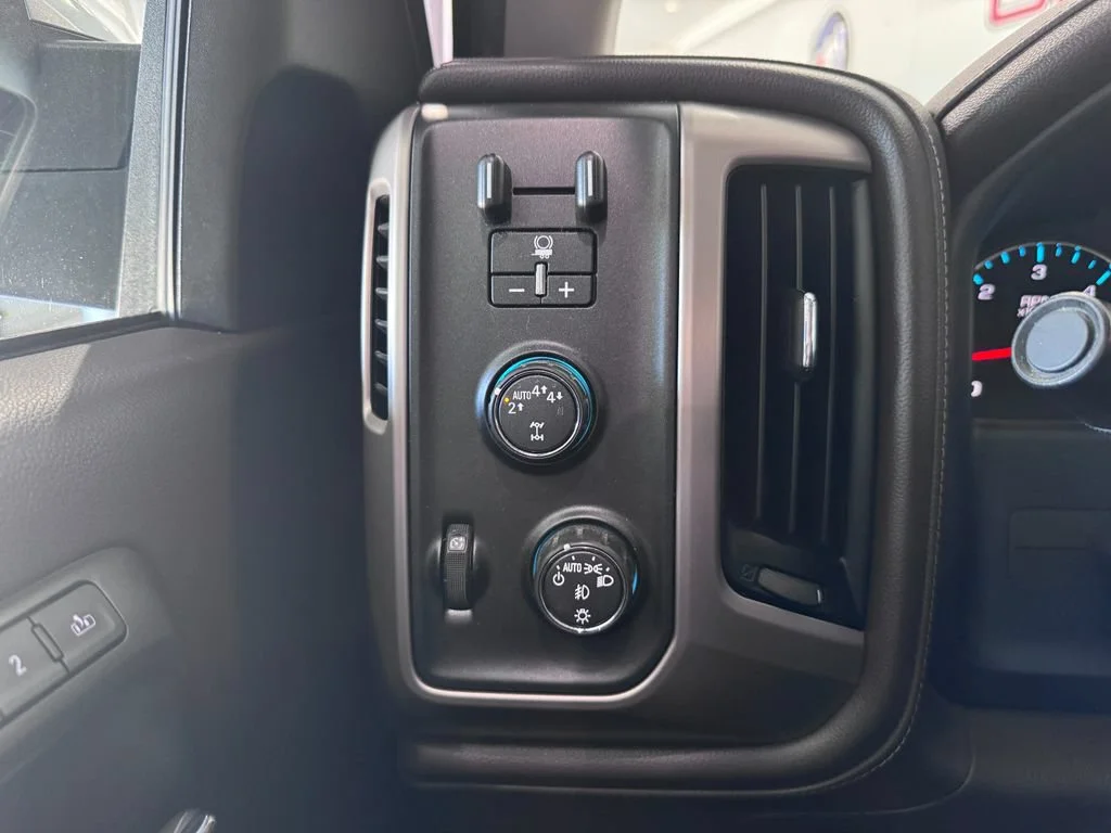 Used 2018 MINERAL METALLIC GMC Denali image 25