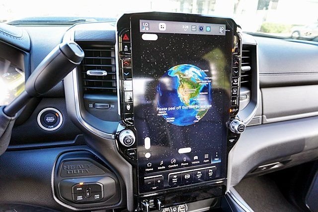 New 2026 Diamond Black Crystal Pearl-Coat Exterior Paint RAM Laramie Night Edition image 26