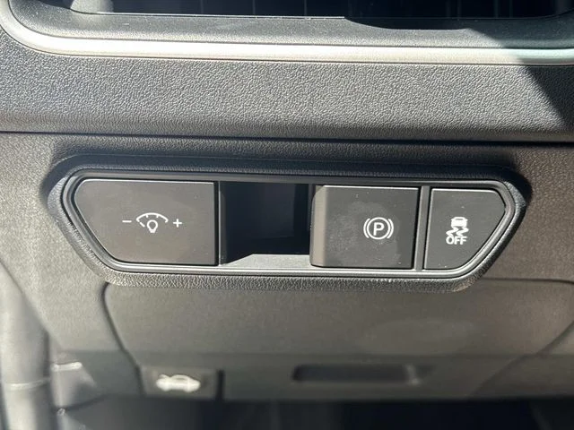 Certified Used 2025 Snow White Pearl Kia LXS image 34