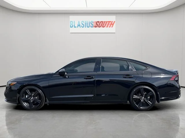 Used 2025  Honda Sport-L image 4