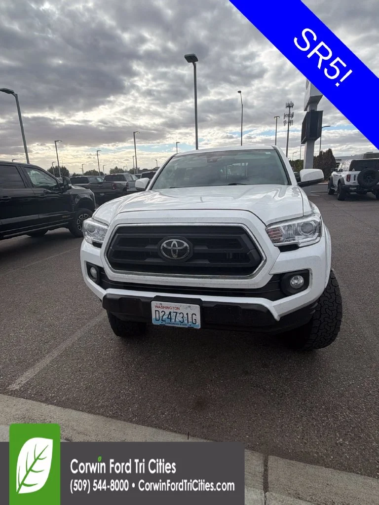 Used 2022 White Toyota SR5 image 15
