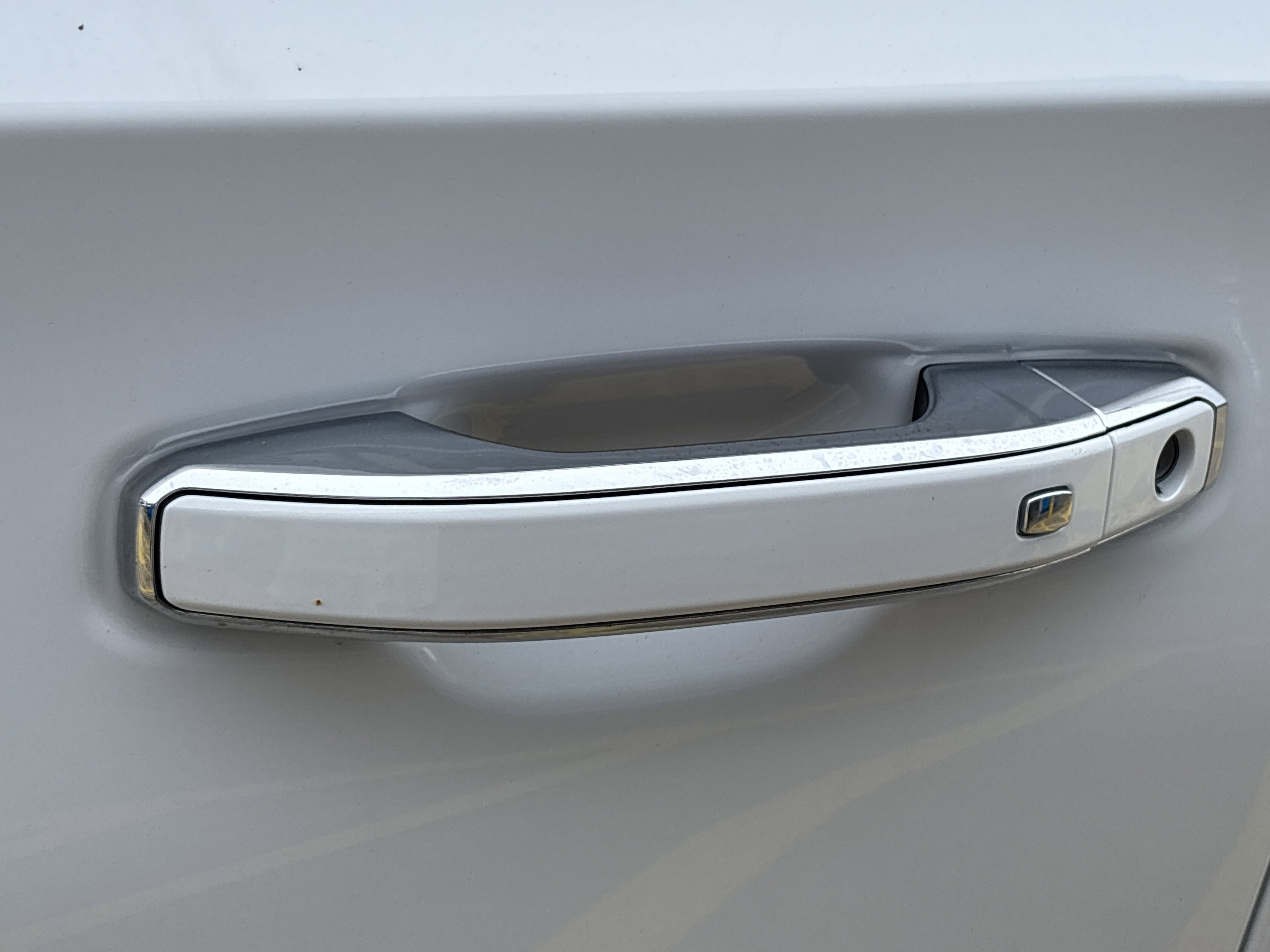 Used 2025 Summit White GMC Denali image 16