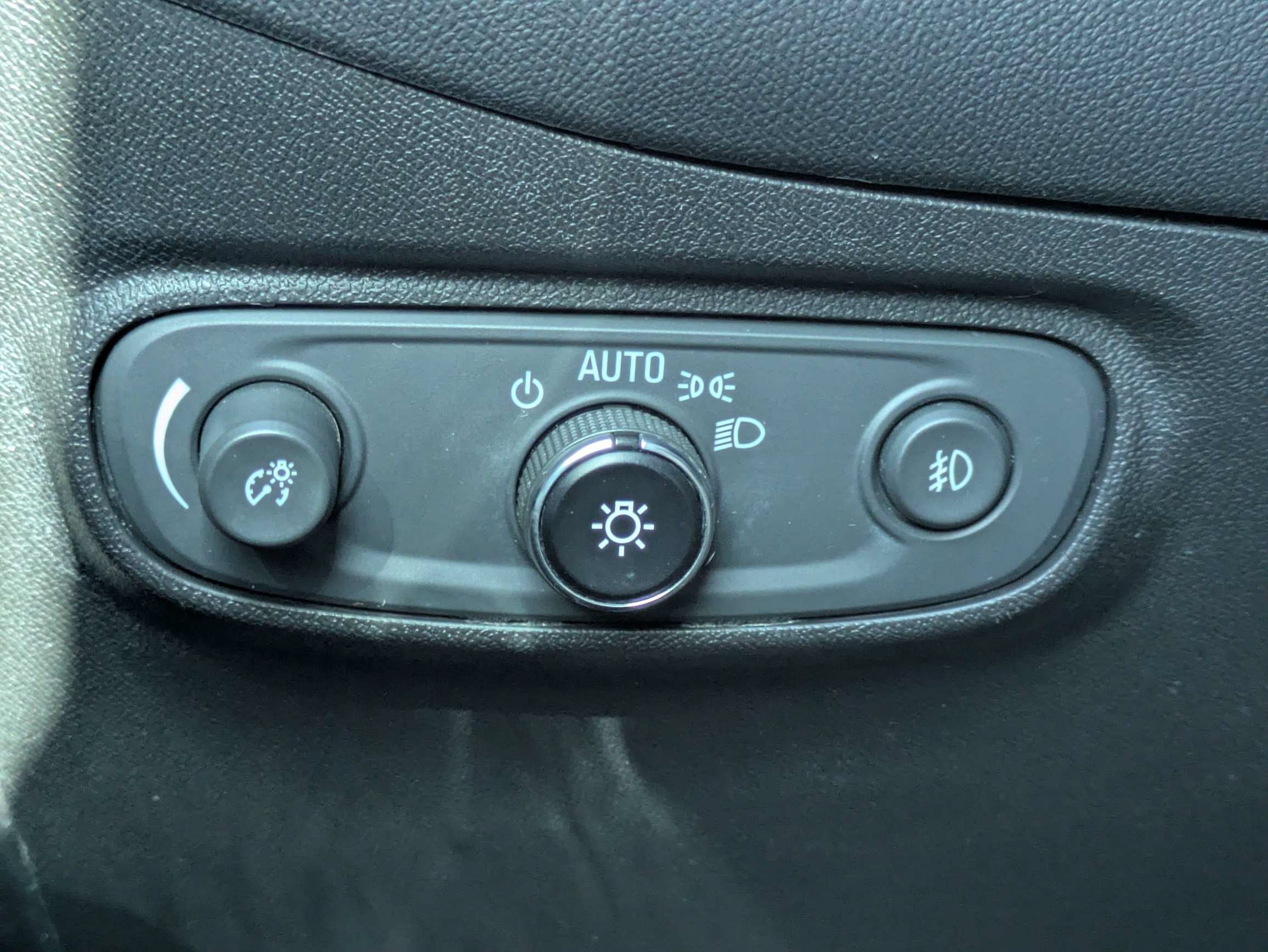 Used 2020 Summit White Chevrolet Premier image 31