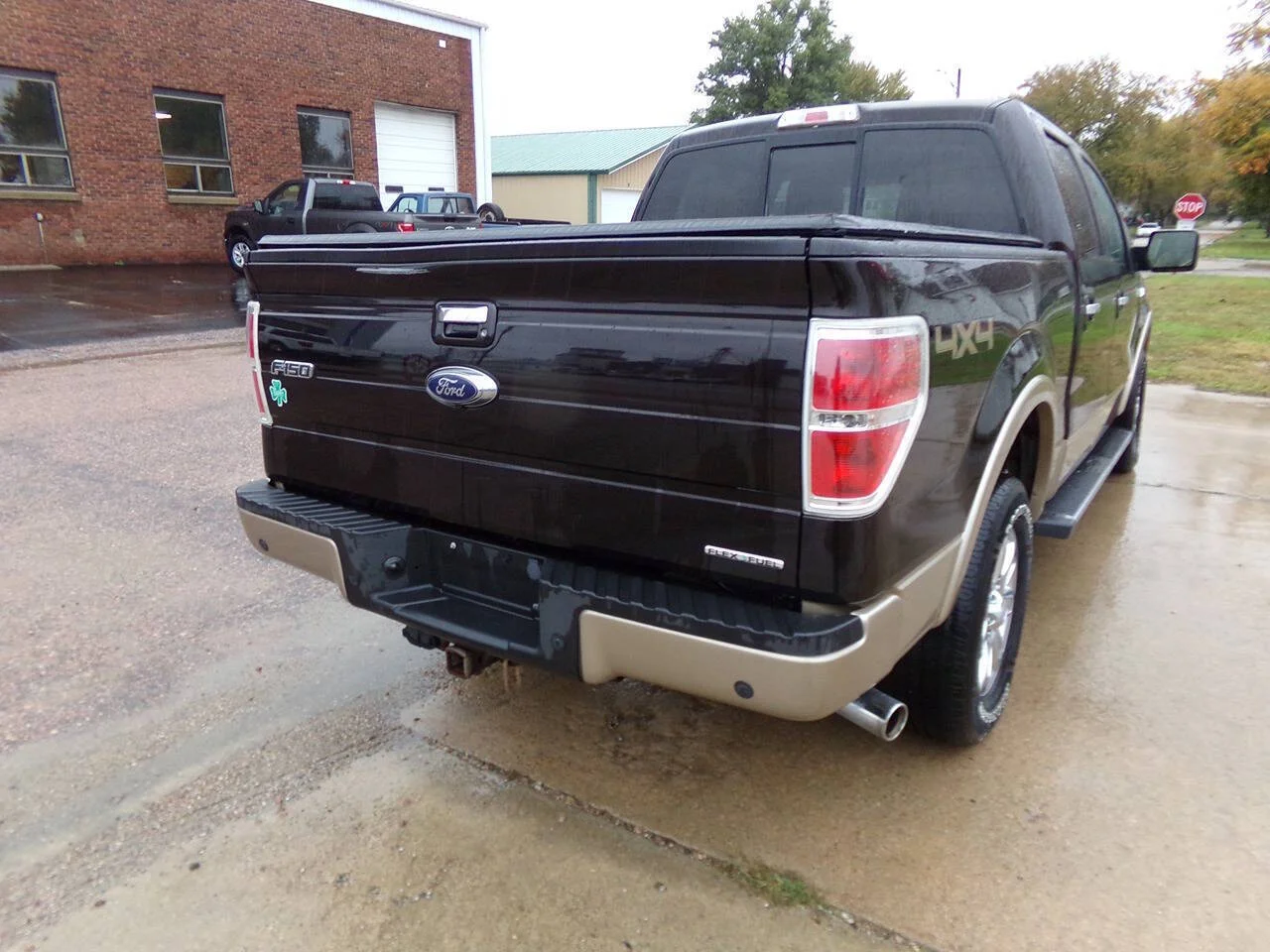 Used 2013 Tuxedo Black Metallic/Pale Adobe Metallic Ford Lariat 4x4 4dr SuperCrew Styleside 5.5 ft. SB image 5