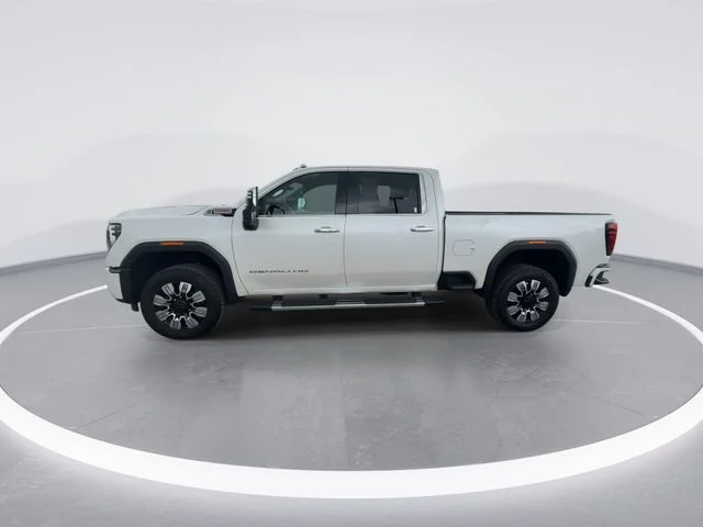 Used 2024 White GMC Denali image 5