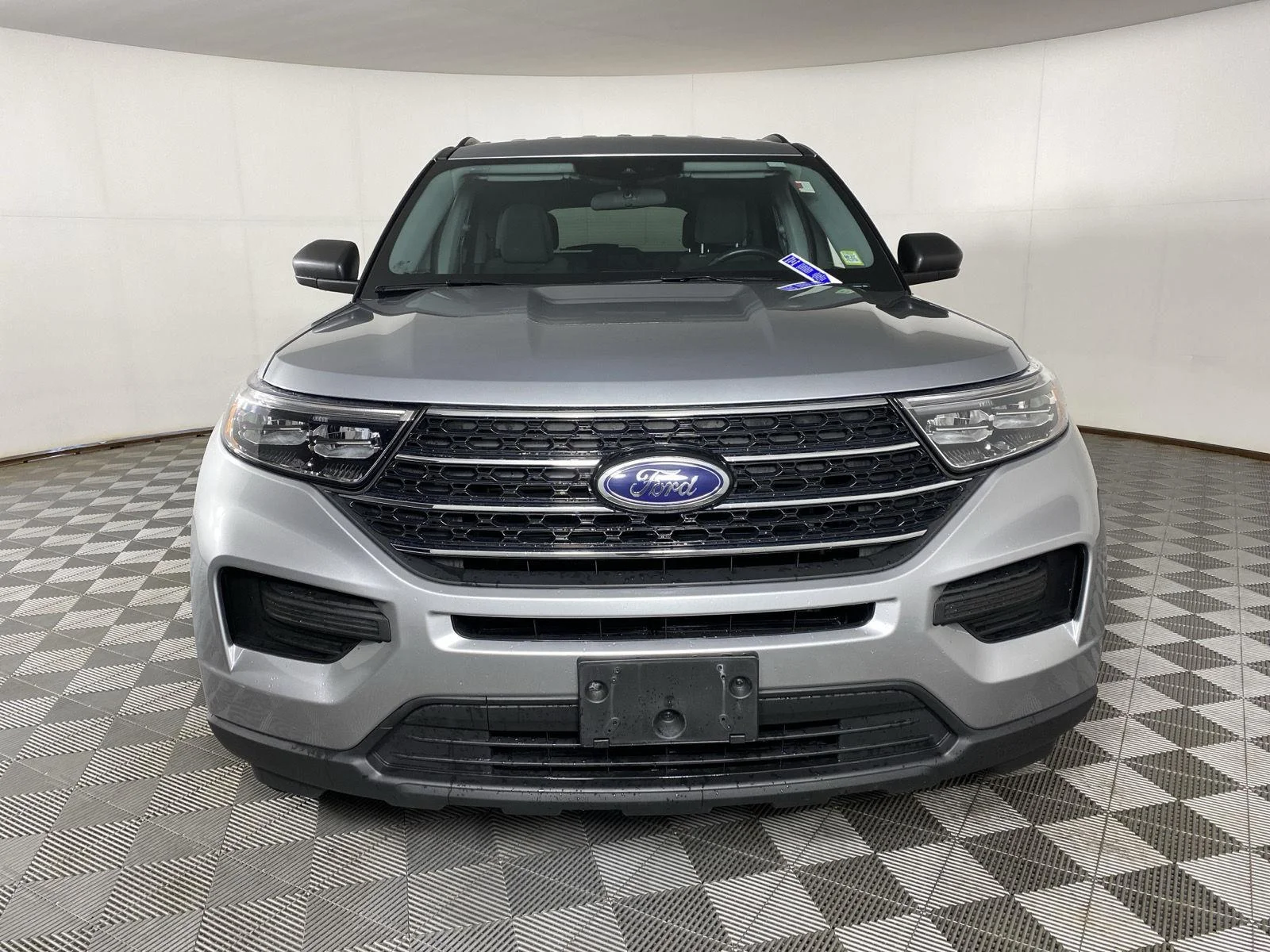 Used 2023 Iconic Silver Ford XLT image 5