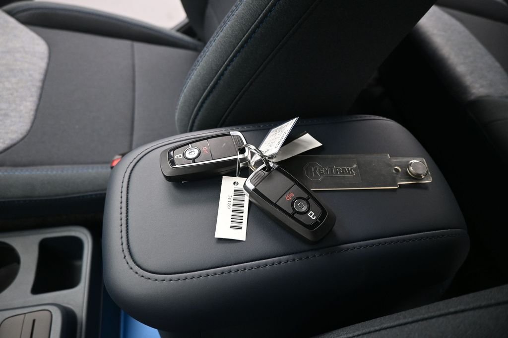 New 2026 Carbonized Gray Metallic Ford XLT image 16
