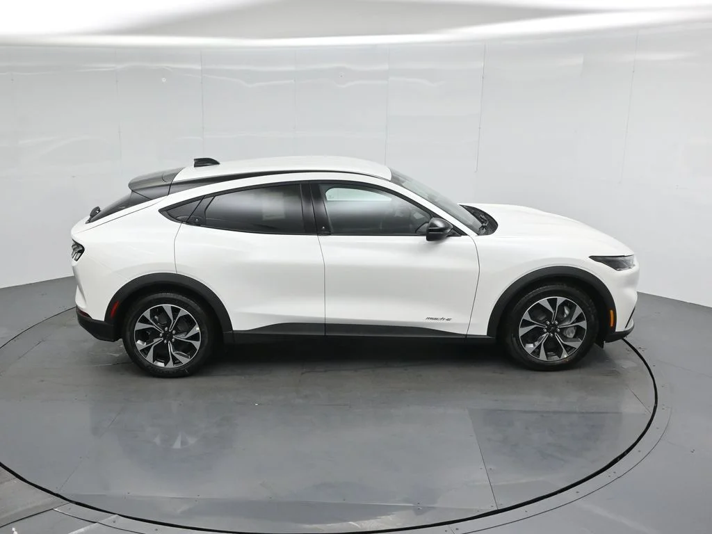New 2026 Star White Metallic Tri-coat Ford Select image 35