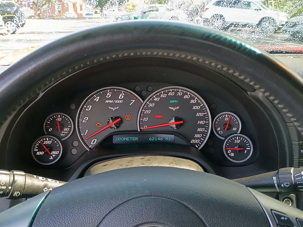 Used 2008 VICTORY RED Chevrolet Base image 15