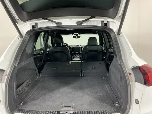 Used 2017  Porsche  image 28