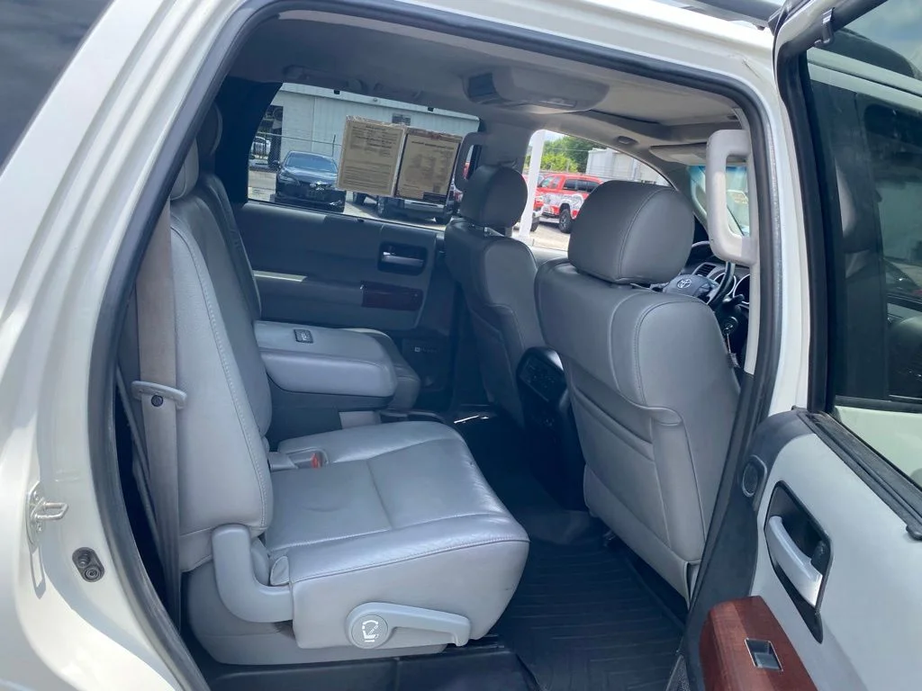 Used 2012 White Toyota Platinum image 15