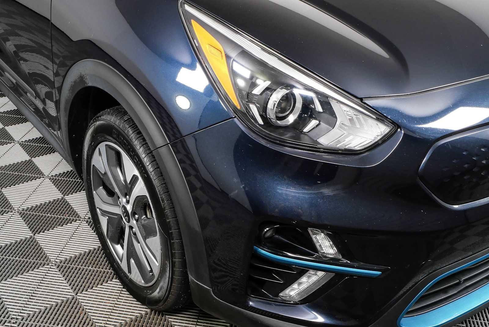Used 2020 Gravity Blue Kia EX Premium image 37