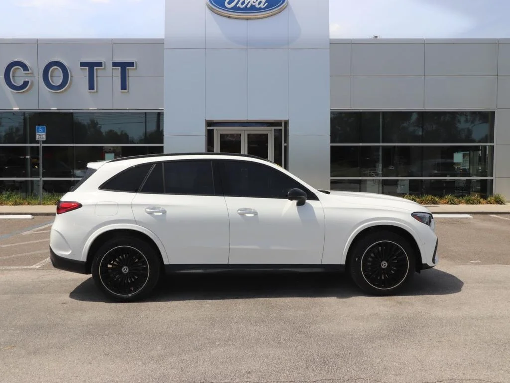 Certified Used 2023 White Mercedes-Benz GLC 300 image 16