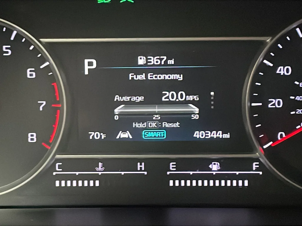 Used 2022 White Kia S X-LINE image 13