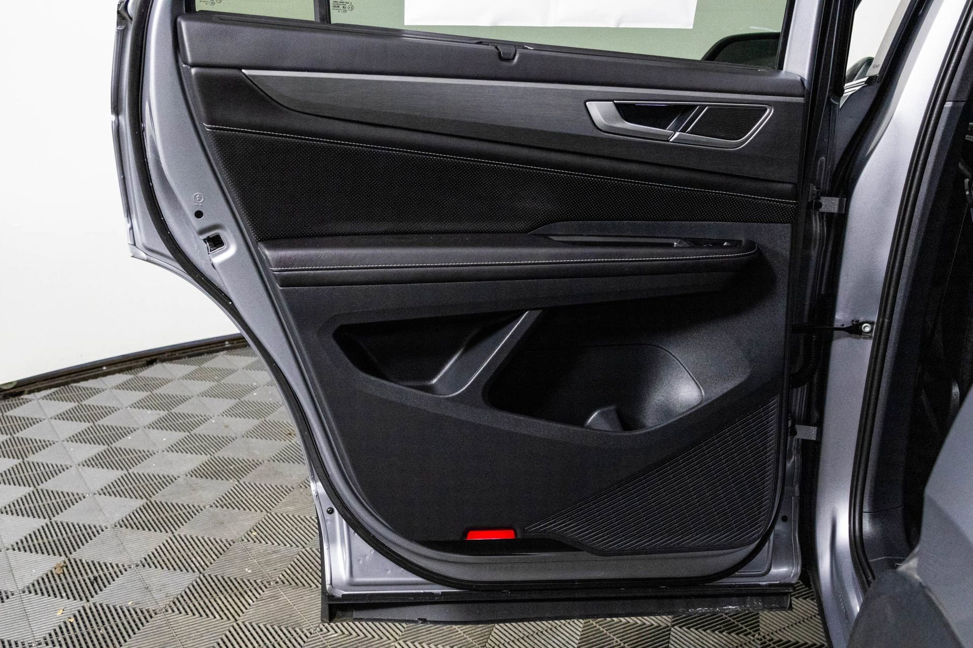 2025 VOLKSWAGEN ATLAS CROSS SPORT - Image 33