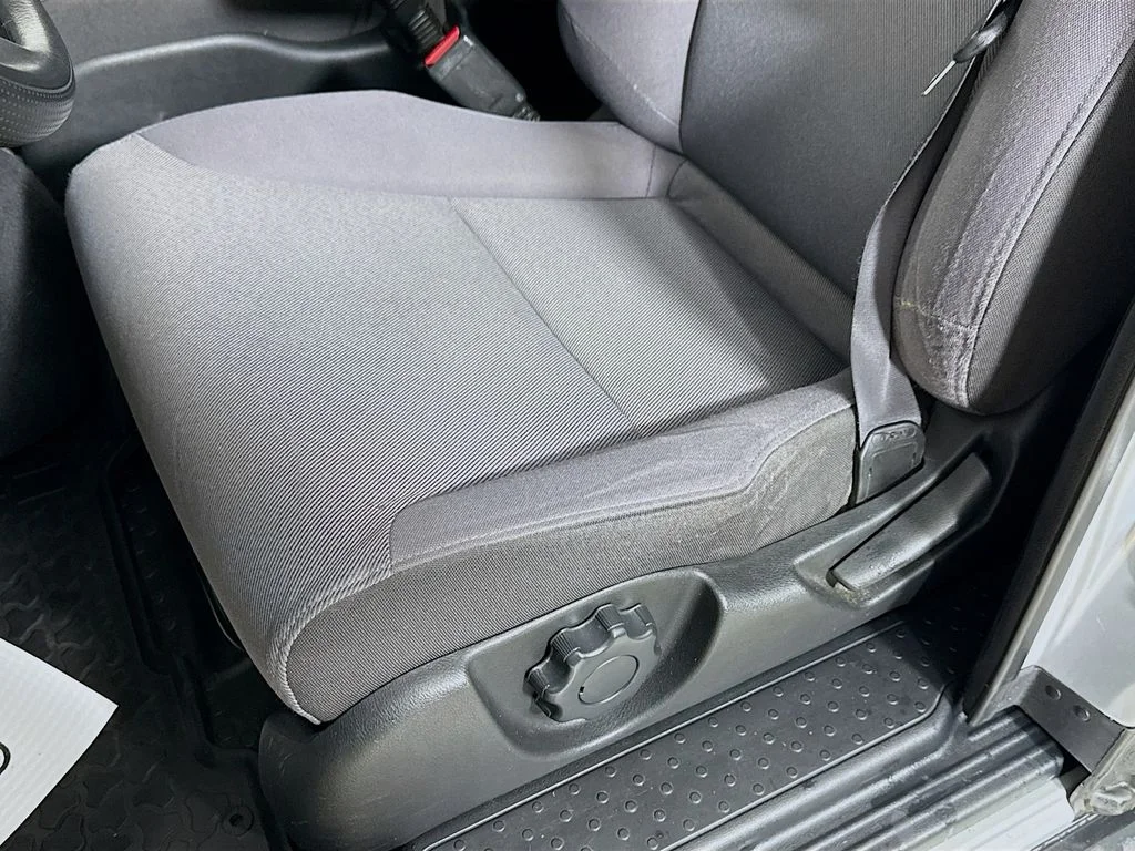 Used 2008 Alabaster Silver Metallic Honda LX image 19