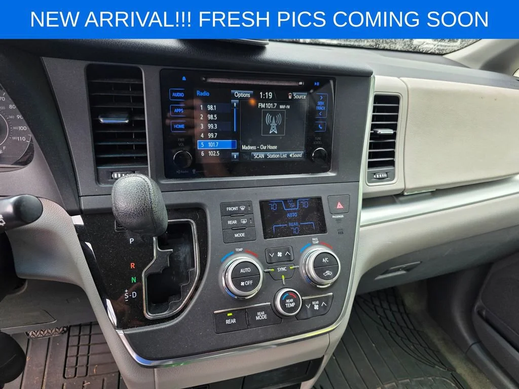 Used 2015 Gray Toyota LE 7 Passenger image 11