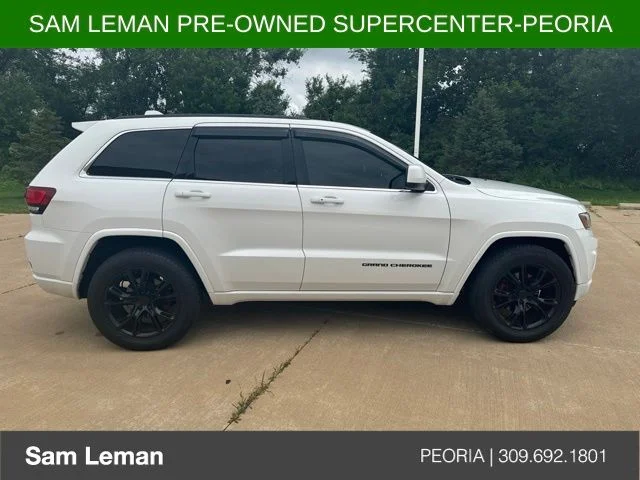 Used 2015 White Jeep Altitude image 5