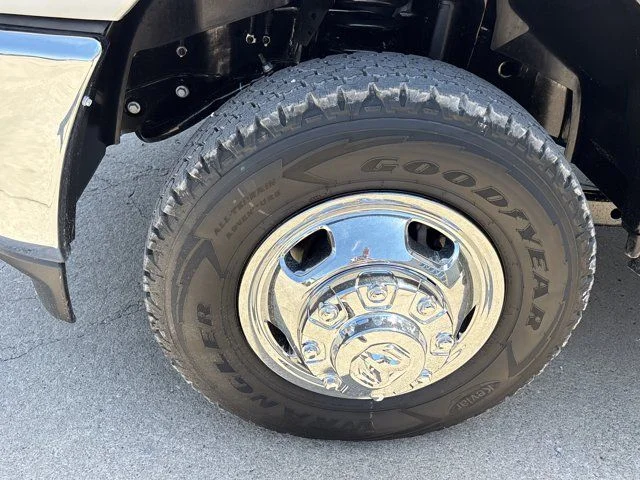 New 2026 Silver Ram Tradesman image 9