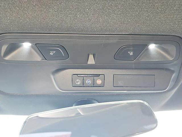 Used 2019 Blue Chevrolet 1LT image 21