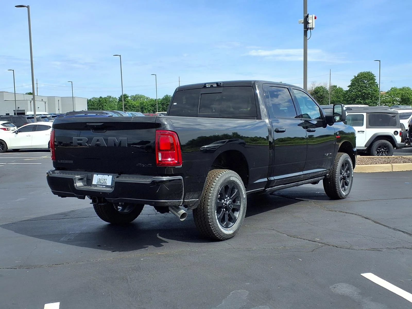 New 2026 Diamond Black Crystal Pearl-Coat Exterior Paint RAM Laramie image 18