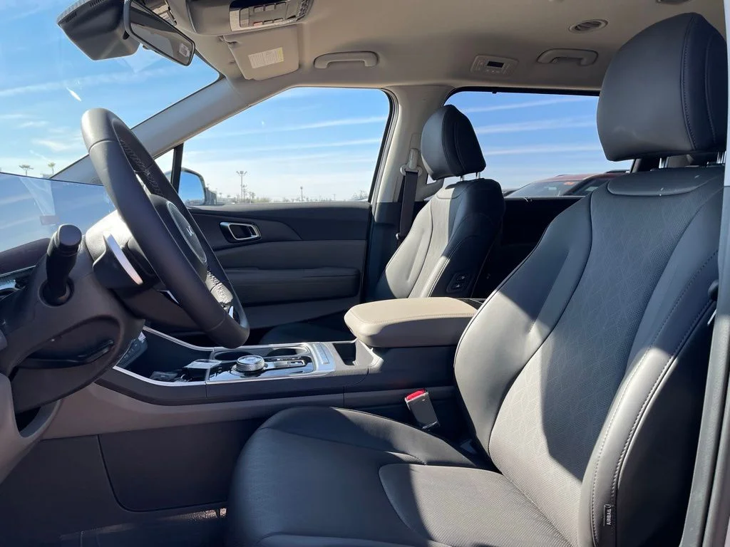 New 2026 White Kia EX image 17