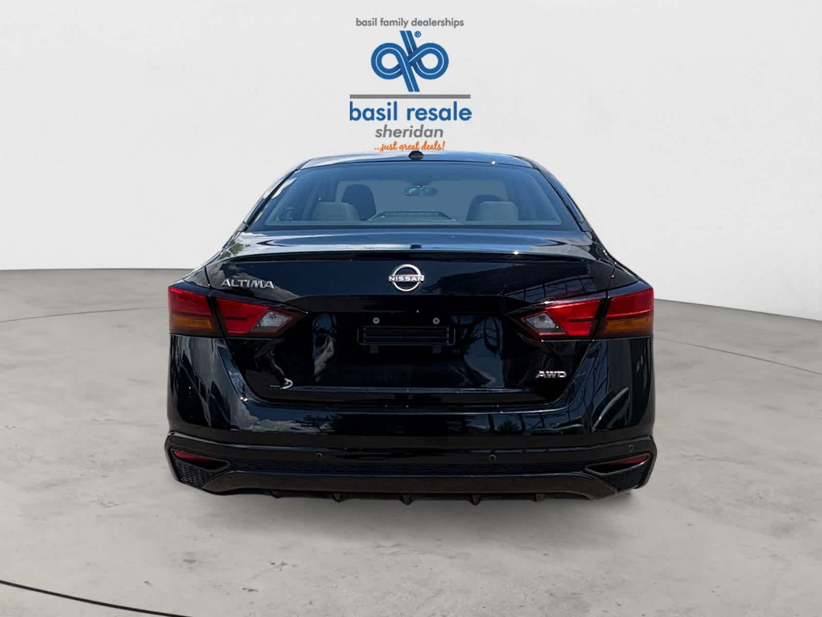 Used 2025 Super Black Nissan SV image 6