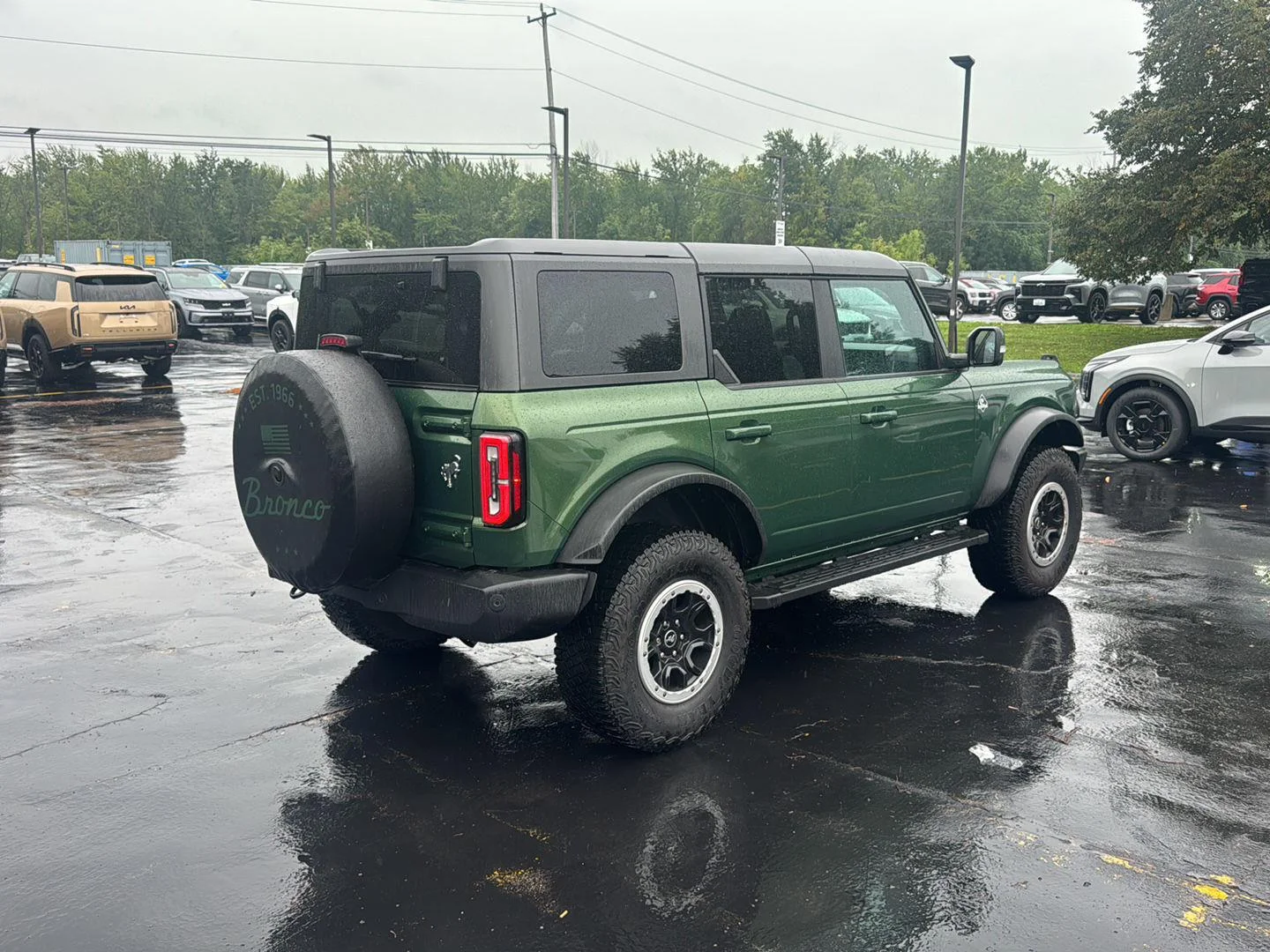 Used 2023 Eruption Green Ford Outer Banks image 7