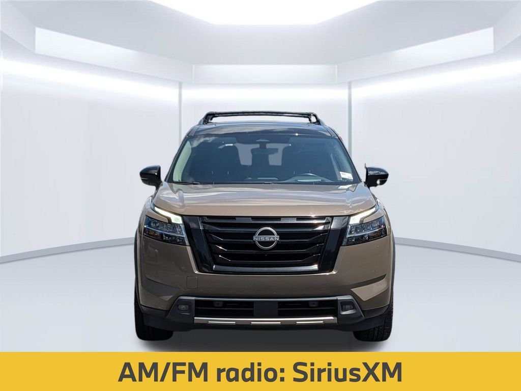 Used 2023 Black Nissan Platinum image 12