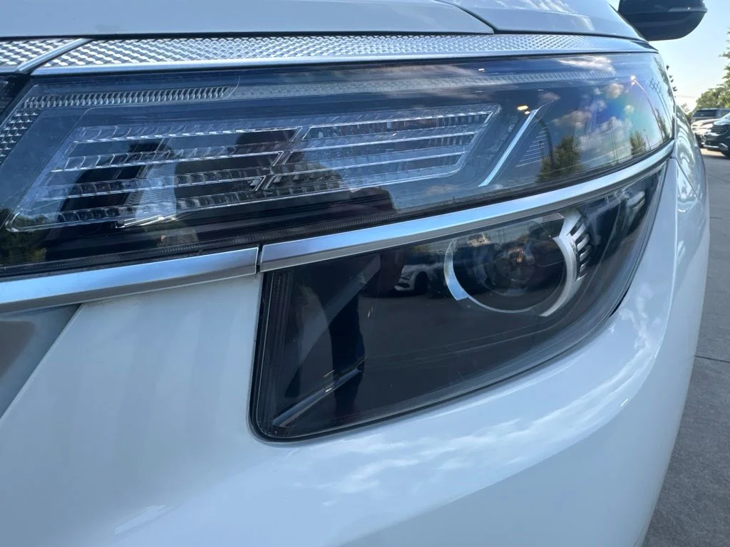Used 2023 White Kia S image 10