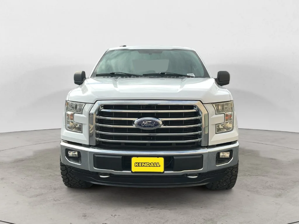 Used 2016 White Ford XLT image 3