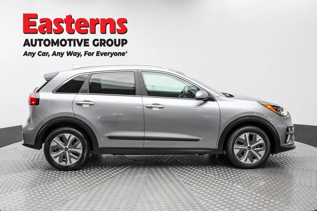 Used 2022 Gray Kia EX image 4