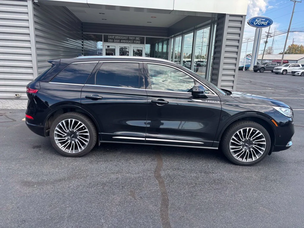 Used 2020 Black Lincoln Reserve image 4