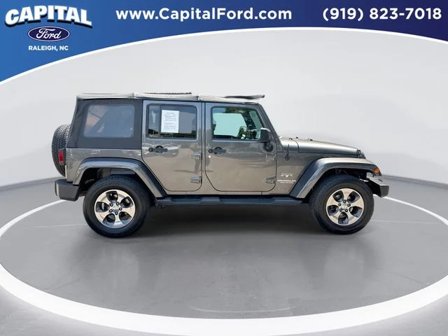 Used 2017 Gray Jeep Unlimited Sahara image 9