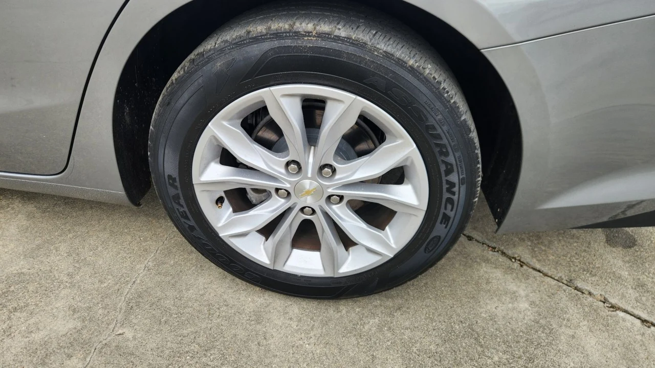 Used 2022 MINERAL GRAY METALLIC Chevrolet LT image 11