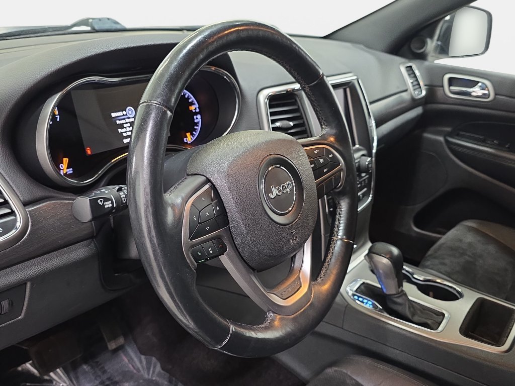 Used 2018 Bright White Clearcoat Jeep Altitude image 14